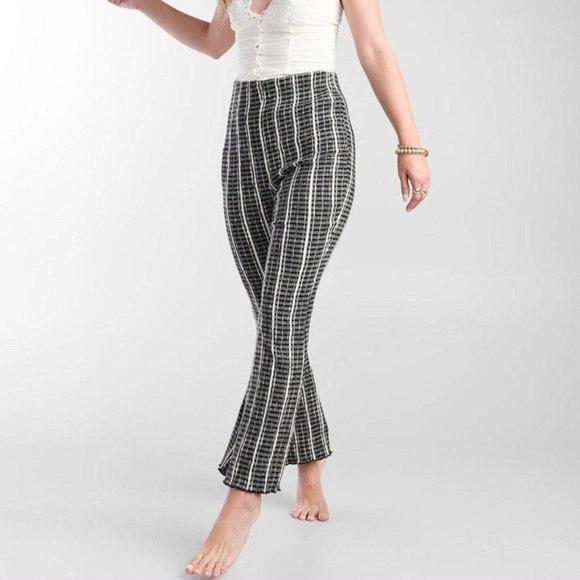 Free People Pants - Free People Fine Line Slim Flared Pants Sz XS Pull On High Rise Boho Beach Retro